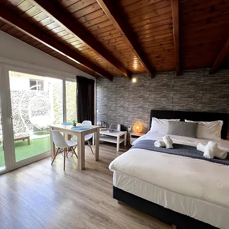 Allure Athens Urban Suites Exterior photo